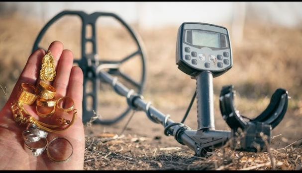 Metal finder gold
