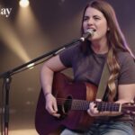 Senora May: A Simple and Inspiring Biography of the Rising Country Star